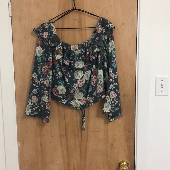 Off the shoulder crop top - Picture 1 of 1